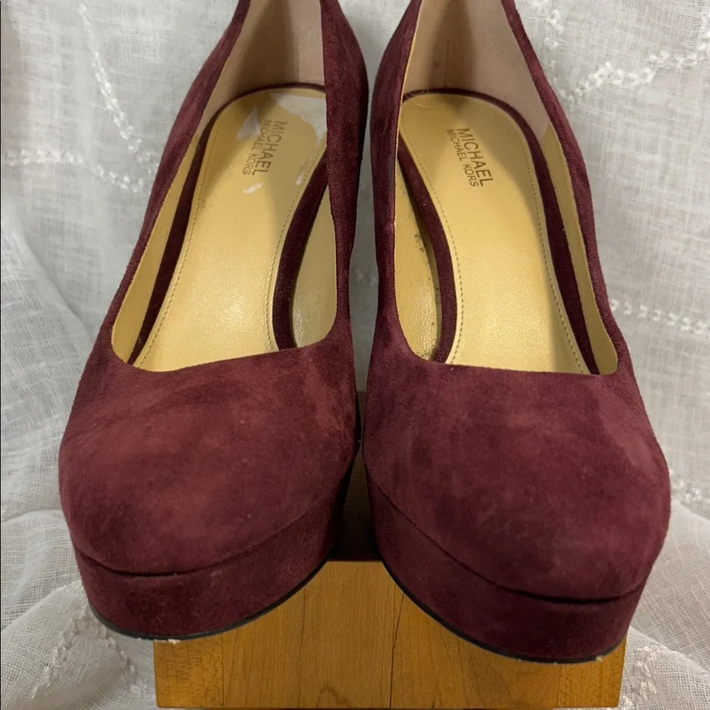 Michael Michael Kors elegant classic pump heels